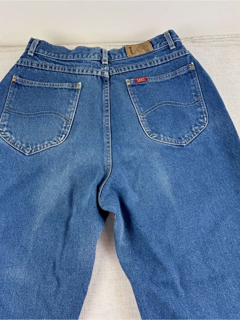 Lee high rise mom jeans pleated front Made in USA Vintage size 12 medium wash - Picture 13 of 16